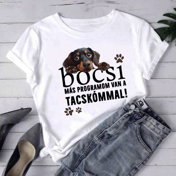 Más programom van a tacskómmal póló