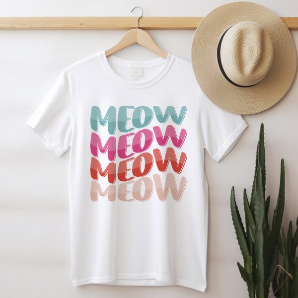 Póló színes meow feliratokkal